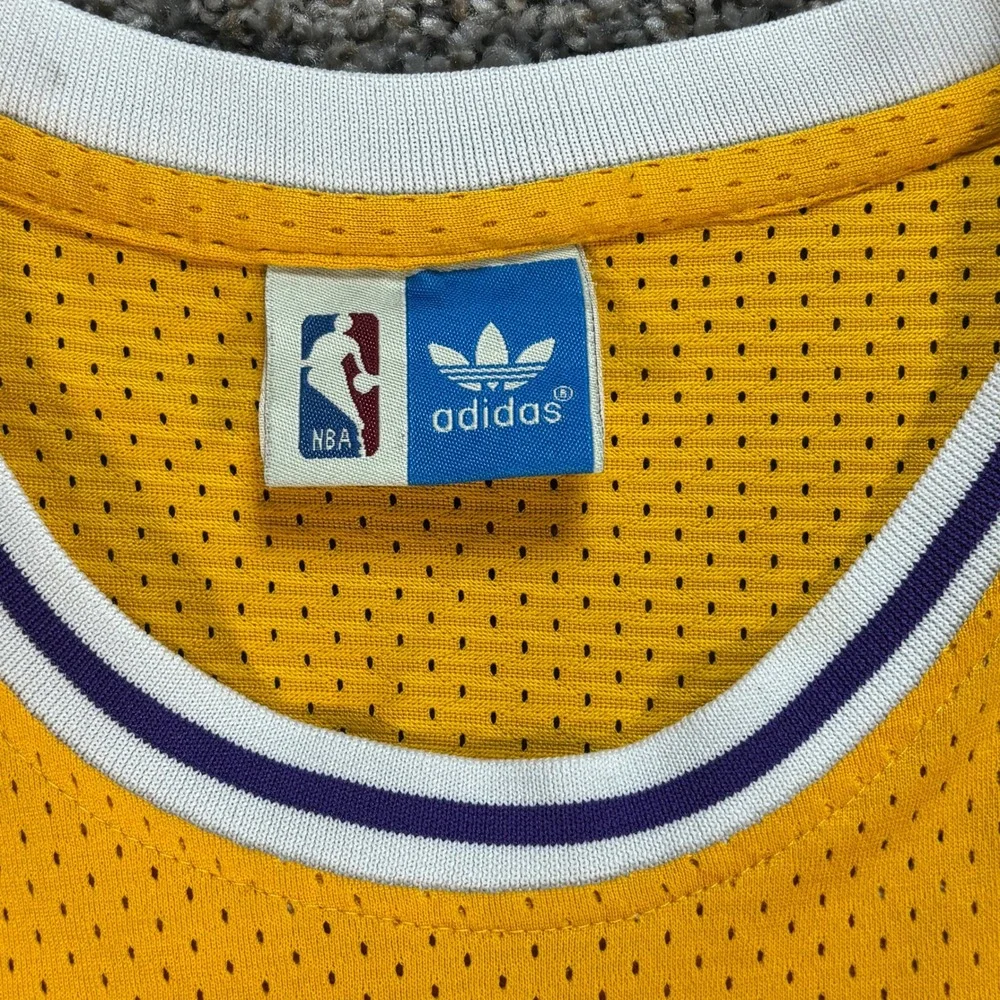 Adidas Men's S Kobe Bryant Los Angeles Lakers #8 Hardwood Classics Jersey Yellow